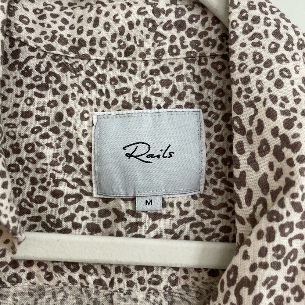 Rails Leopard Print Button Down Shirt - Sand Cheetah Print Sz M - Picture 5 of 7